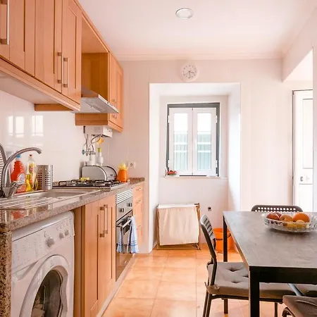 Apartment House In Mouraria - Heart Of *